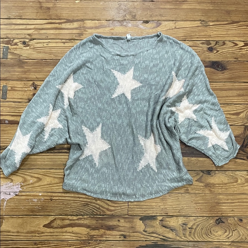 Wishlist Gray Star Print Blouse